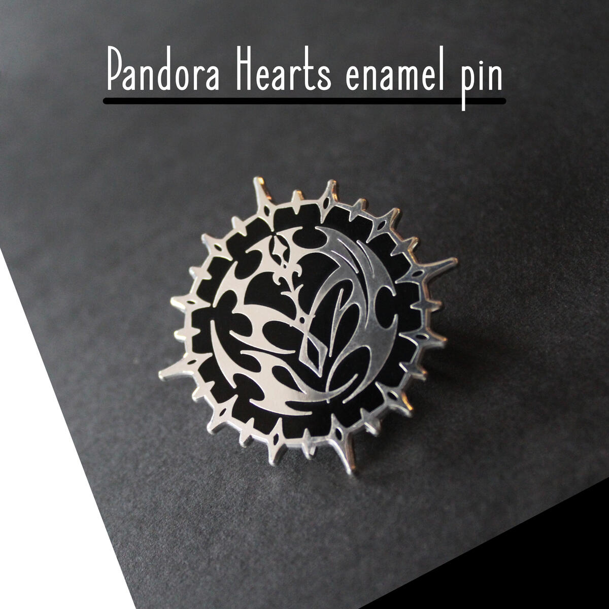 Pandora Hearts enamel pin